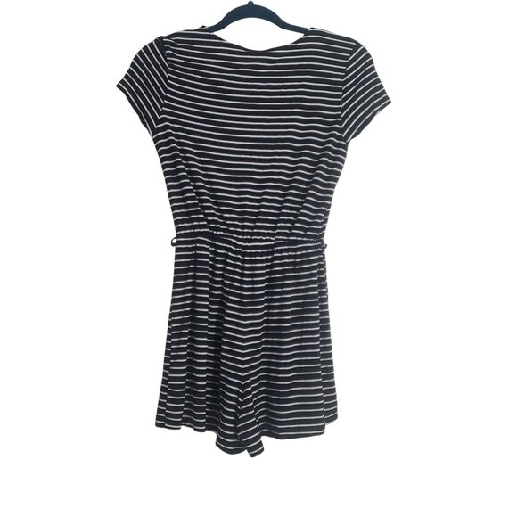 Gap Womens‎ XS Black White Striped Short-Sleeve Wrap-Style Romper Casual Summer - Picture 2 of 6